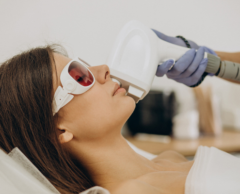 Lasertherapie Behandlung in der Praxis in Dormtund